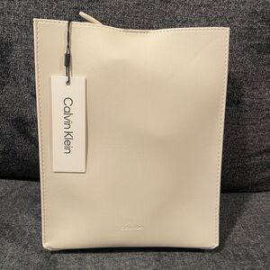 Calvin Klein Elegant Cream Shoulder Bag